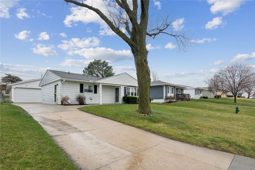 1101 Clifton St Ne, Cedar Rapids, IA, 52402-5720 | Card Image