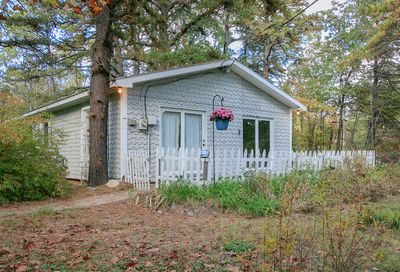 Cozy 860 sq ft 2 bedroom, 2 bath on 3 acre parcel | Image 1