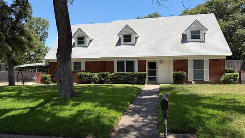 401 Glenhaven Dr, Azle, TX, 76020-3627 | Card Image