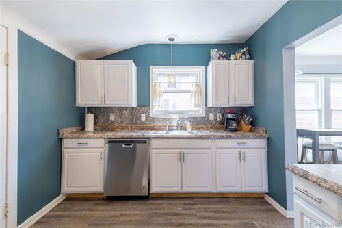 1821 4th St, Wyandotte, MI, 48192-3904 | Card Image