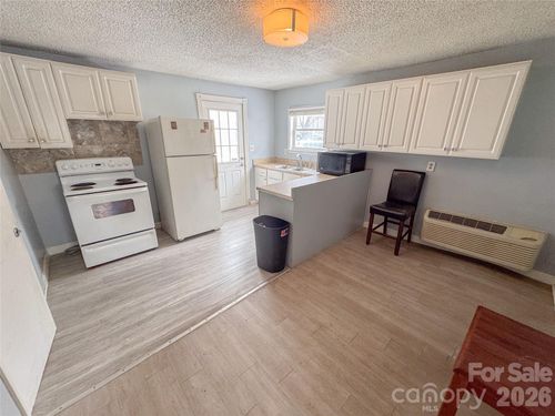 107 Drake St, Gastonia, NC, 28052-1418 | Card Image