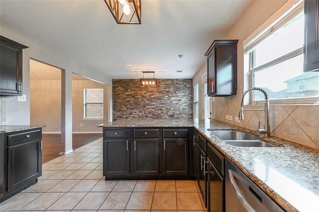 Kitchen | Image 11