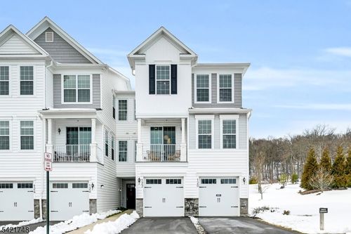 122 Aspen Dr, Cedar Grove, NJ, 07009-2301 | Card Image