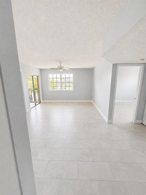 201-1560 Se Royal Green Cir, Port St. Lucie, FL, 34952-4655 | Card Image