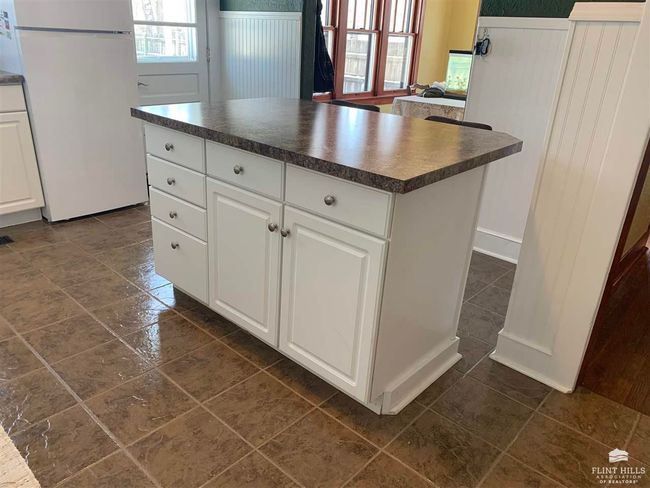 708 S Cedar St, House other with 3 bedrooms, 3 bathrooms and null parking in Abilene KS | Image 27
