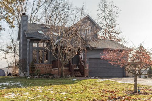 2526 Marchar Dr, Wolverine Lake, MI, 48390-2034 | Card Image