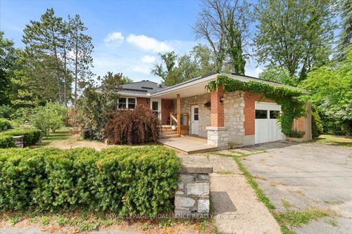 122 Spring St E, Tweed, ON, K0K3J0 | Card Image