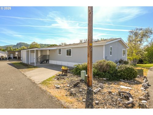 117-221 River Place Dr, Roseburg, OR, 97471 | Card Image
