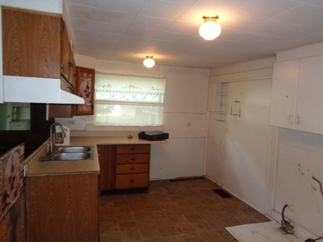 202 N Union St, Home with 0 bedrooms, 0 bathrooms and 1 parking in Reading MI | Image 9