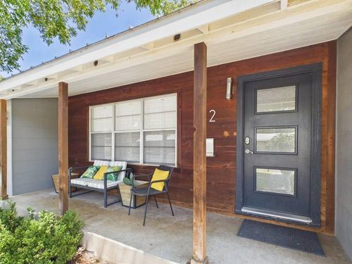 112 W Mulberry St, Fredericksburg, TX, 78624-3404 | Card Image