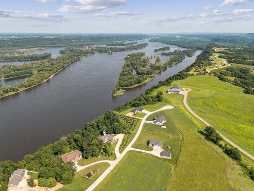 358 Blue Heron Ln, Guttenberg, IA, 52052-9608 | Card Image