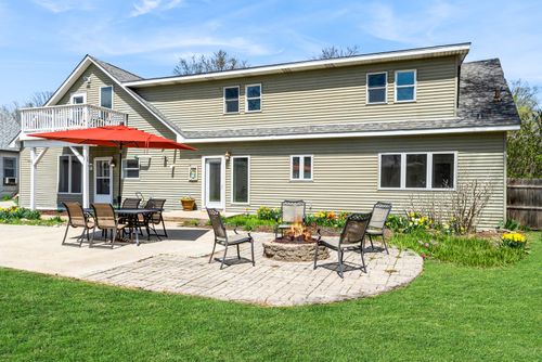 34437 Bassett Rd, Burlington, WI, 53105-8873 | Card Image