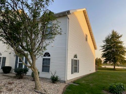 195 Beyers Lake Est, Pana, IL, 62557-9702 | Card Image