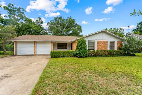 5700 Westlawn Dr, Waco, TX, 76710-1546 | Card Image