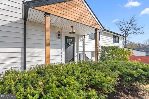 549 Austin Dr, FAIRLESS HILLS, PA, 19030-2105 | Card Image