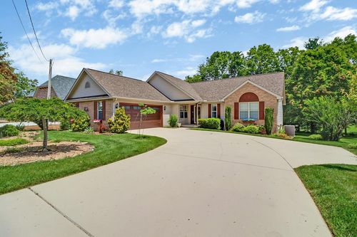 104 Minetta Dr, Crossville, TN, 38558-2861 | Card Image
