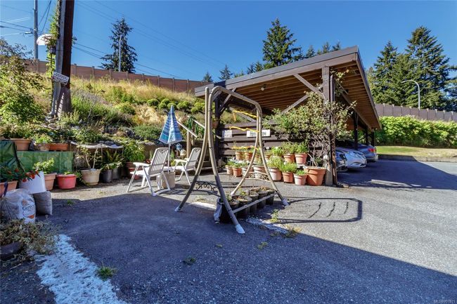 211 - 130 Sunningdale Rd E, Condo with 2 bedrooms, 1 bathrooms and 31 parking in Qualicum Beach BC | Image 9
