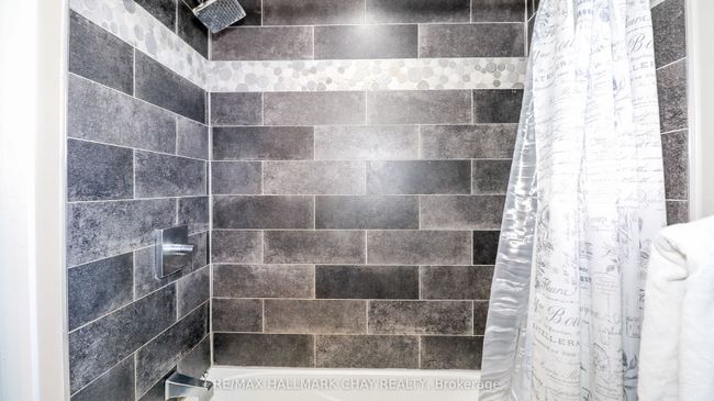 51 Christie Cres, House other with 4 bedrooms, 2 bathrooms and 4 parking in Barrie ON | Image 25