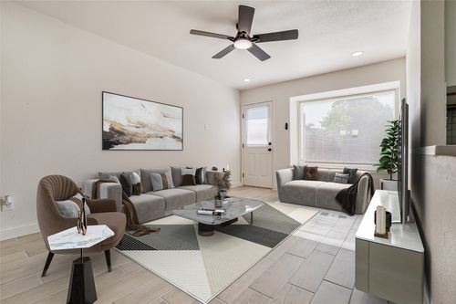 42-22 W Mountain Ln, Grand Prairie, TX, 75052-6208 | Card Image