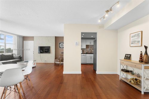 apt-5b-9440 W Bay Harbor Dr, Bay Harbor Islands, FL, 33154-2366 | Card Image