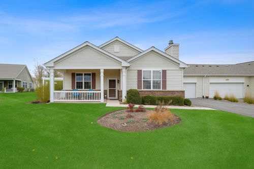 672 N Falls Cir, Pingree Grove, IL, 60140-5407 | Card Image