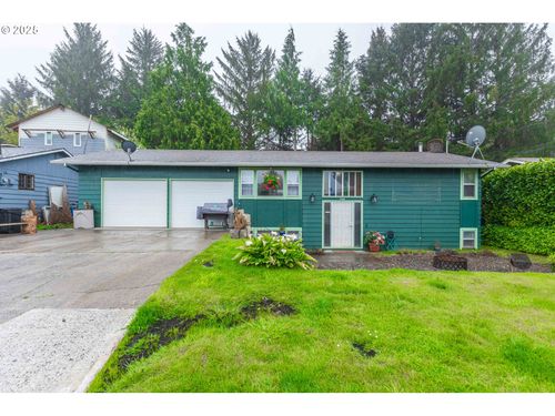 2795 Ridgeway Dr, Reedsport, OR, 97467-1881 | Card Image