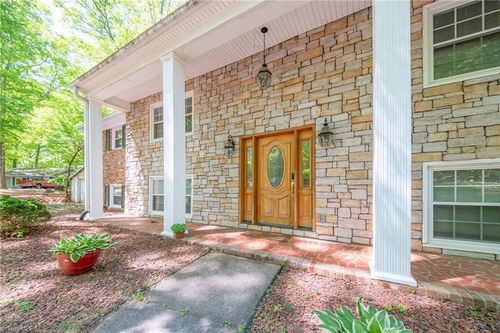 5218 Bear Creek Rd, Winston-Salem, NC, 27106-9603 | Card Image