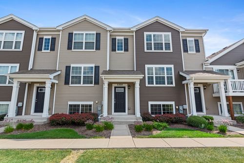 2305 Upland Rd, Pingree Grove, IL, 60140-6001 | Card Image