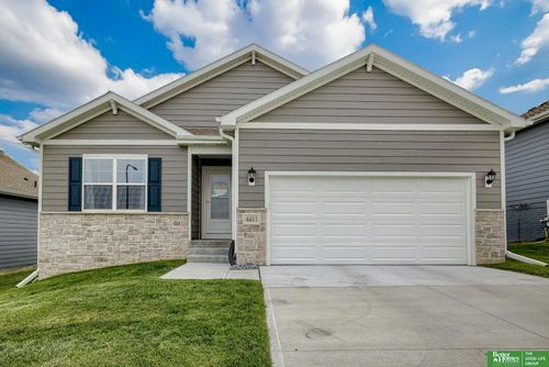 4411 Schilling Dr, Bellevue, NE, 68123-2822 | Card Image