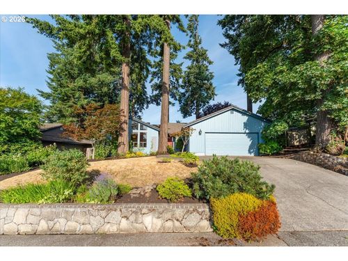 8102 Nw 12th Ave, Vancouver, WA, 98665-6937 | Card Image