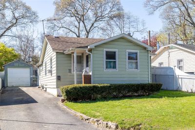 86 Eastview Road, House other with 2 bedrooms, 1 bathrooms and null parking in Ronkonkoma NY | Image 1