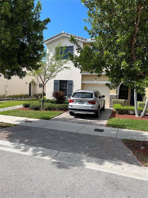 460-460 Ne 194th Ter, Miami, FL, 33179-3996 | Card Image