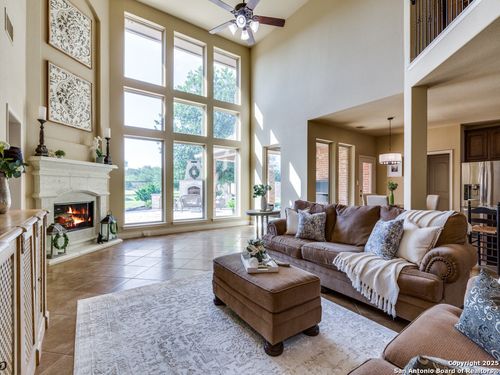 952 Wilderness Trl, New Braunfels, TX, 78132-4683 | Card Image