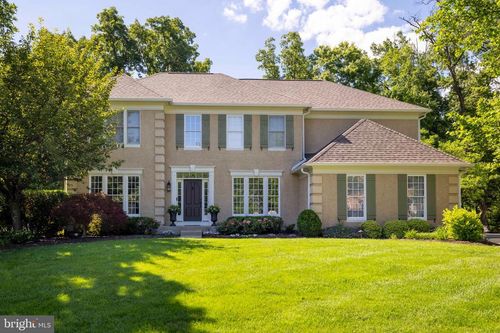 325 Sleepy Hollow Ct, AMBLER, PA, 19002-1102 | Card Image
