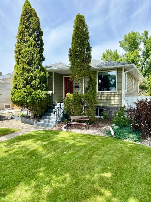 1325 13 Ave S, Lethbridge, AB, T1K0R6 | Card Image