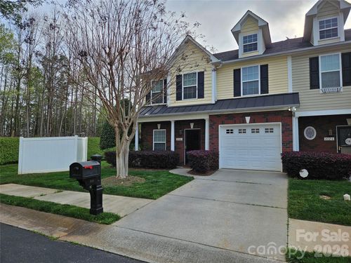 2026 Talbot Ln, Hickory, NC, 28602-9165 | Card Image