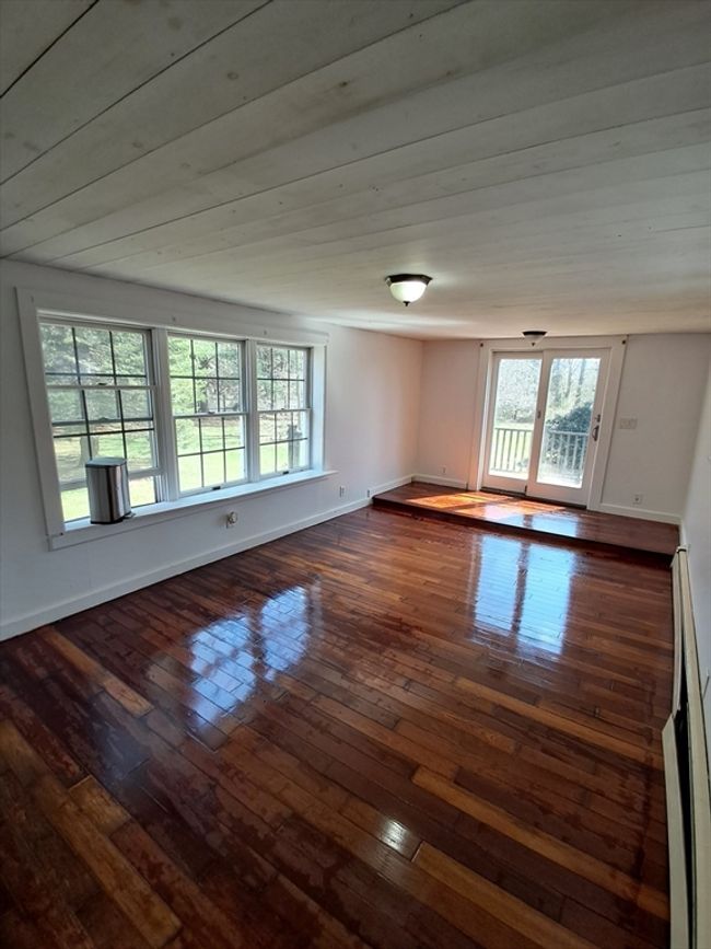 27 Hill St, House other with 3 bedrooms, 2 bathrooms and 4 parking in Raynham MA | Image 9