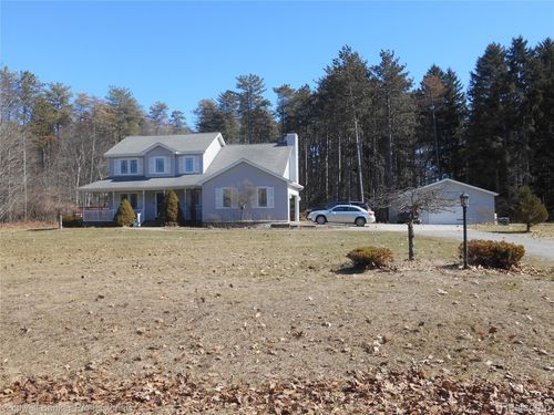 2704 Genny Ridge Dr, Lapeer, MI, 48446-8413 | Card Image