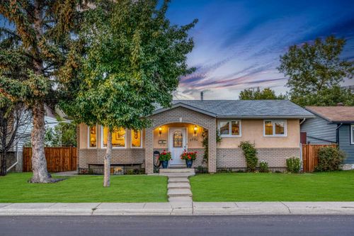 5004 Rundleview Rd Ne, Calgary, AB, T1Y1J4 | Card Image