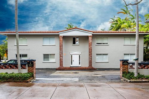 apt-201-1 Edgewater Dr, Coral Gables, FL, 33133-6953 | Card Image