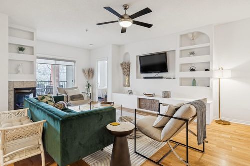 208-2134 Kensington Rd Nw, Calgary, AB, T2N3R7 | Card Image