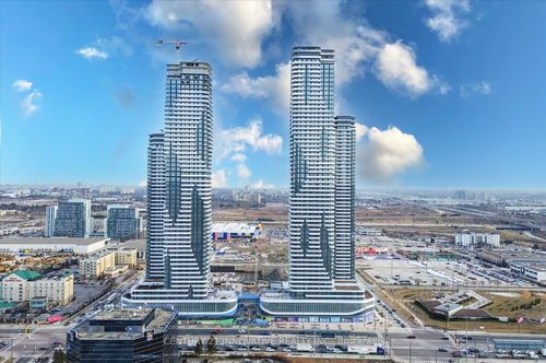 611-225 Commerce St, Concord, ON, L4K5C3 | Card Image