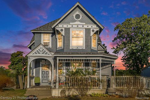 428 East St, Rochester, MI, 48307-2016 | Card Image