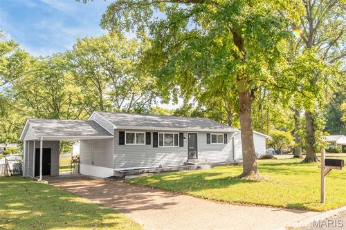 10016 Kilmeade Dr, Saint Louis, MO, 63123-5006 | Card Image