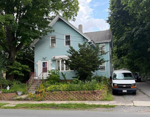 15 Washington St, Stoneham, MA, 02180-3817 | Card Image