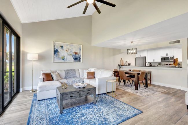 295 Old Meadow Way, Condo with 2 bedrooms, 2 bathrooms and null parking in Palm Beach Gardens FL | Image 5