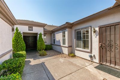 3019 Stratmoor Hills Avenue, House other with 3 bedrooms, 3 bathrooms and null parking in Henderson NV | Image 2