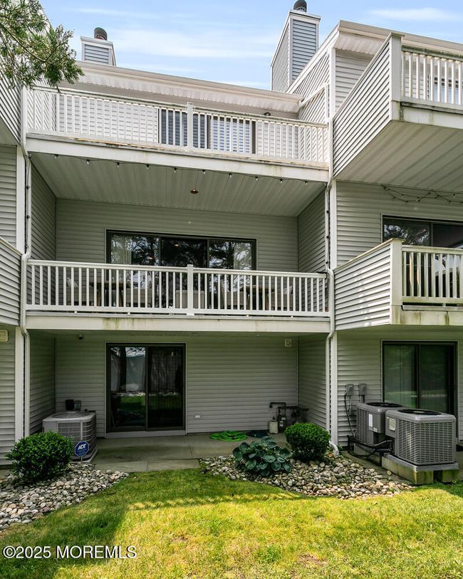 7 Navesink Ct, Condo with 3 bedrooms, 4 bathrooms and 2 parking in Long Branch NJ | Image 39