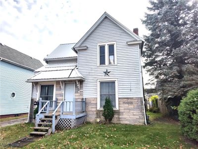 View of front of house featuring a front yard | Image 3