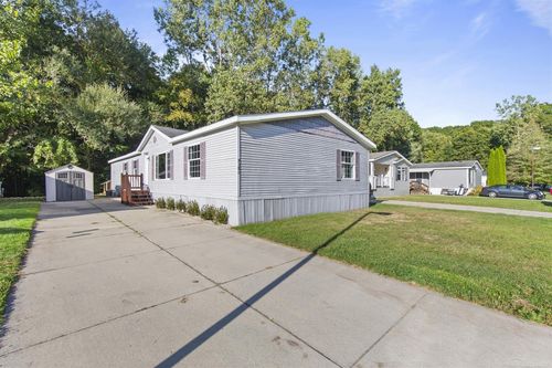 9386 Starboard Dr, Ira, MI, 48023-2851 | Card Image